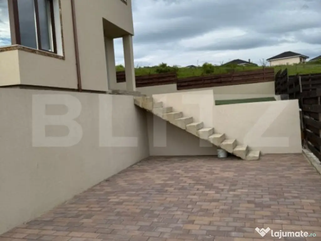 Duplex vedere panoramică, 120 mp utili, 350 mp teren, Dezmi 