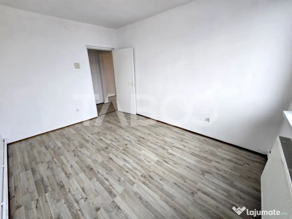 Apartament decomandat de vanzare cu 3 camere balcon zona Mih 