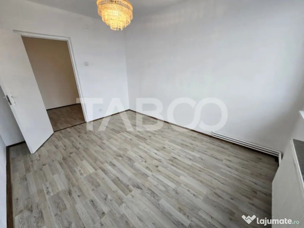Apartament decomandat de vanzare cu 3 camere balcon zona Mih 
