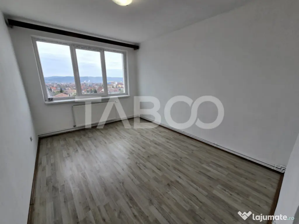 Apartament decomandat de vanzare cu 3 camere balcon zona Mih 