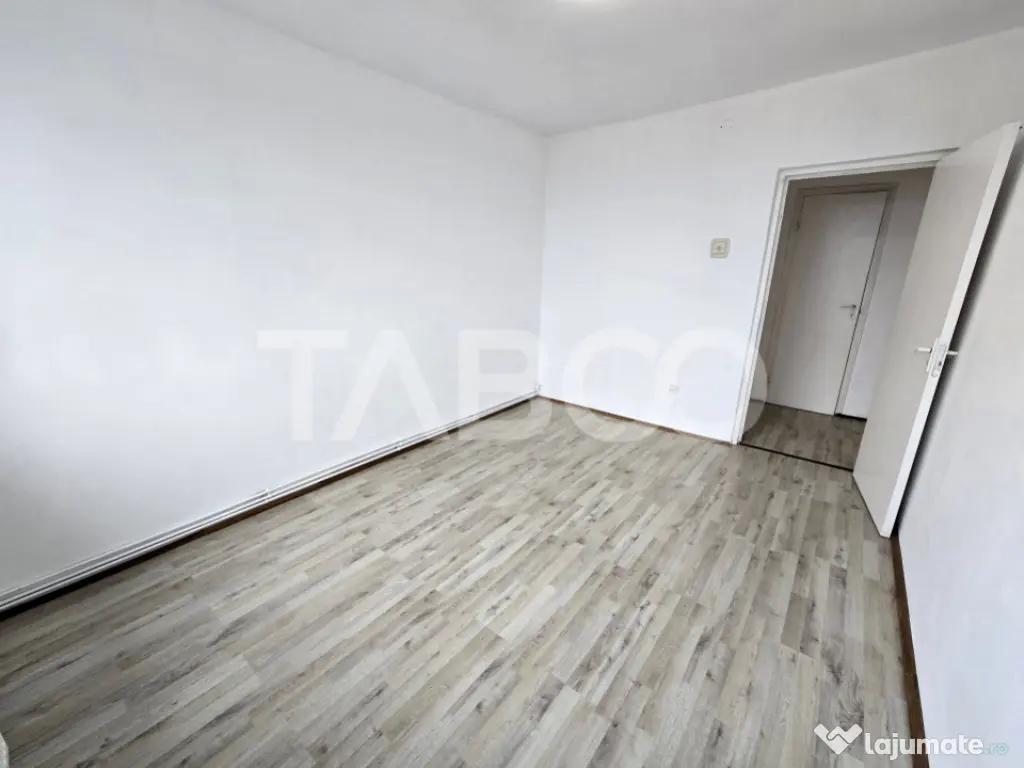 Apartament decomandat de vanzare cu 3 camere balcon zona Mih 