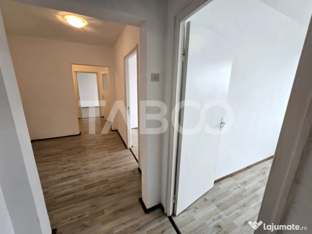 Apartament decomandat de vanzare cu 3 camere balcon zona Mih 