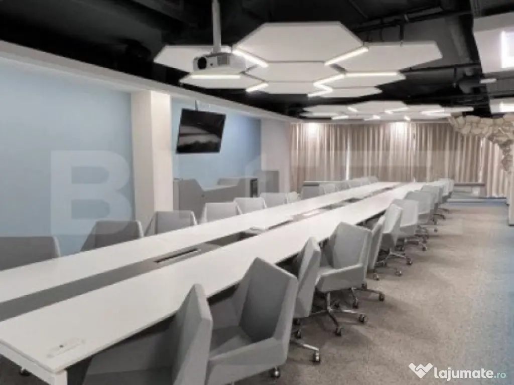 Cladire moderna zona centrala