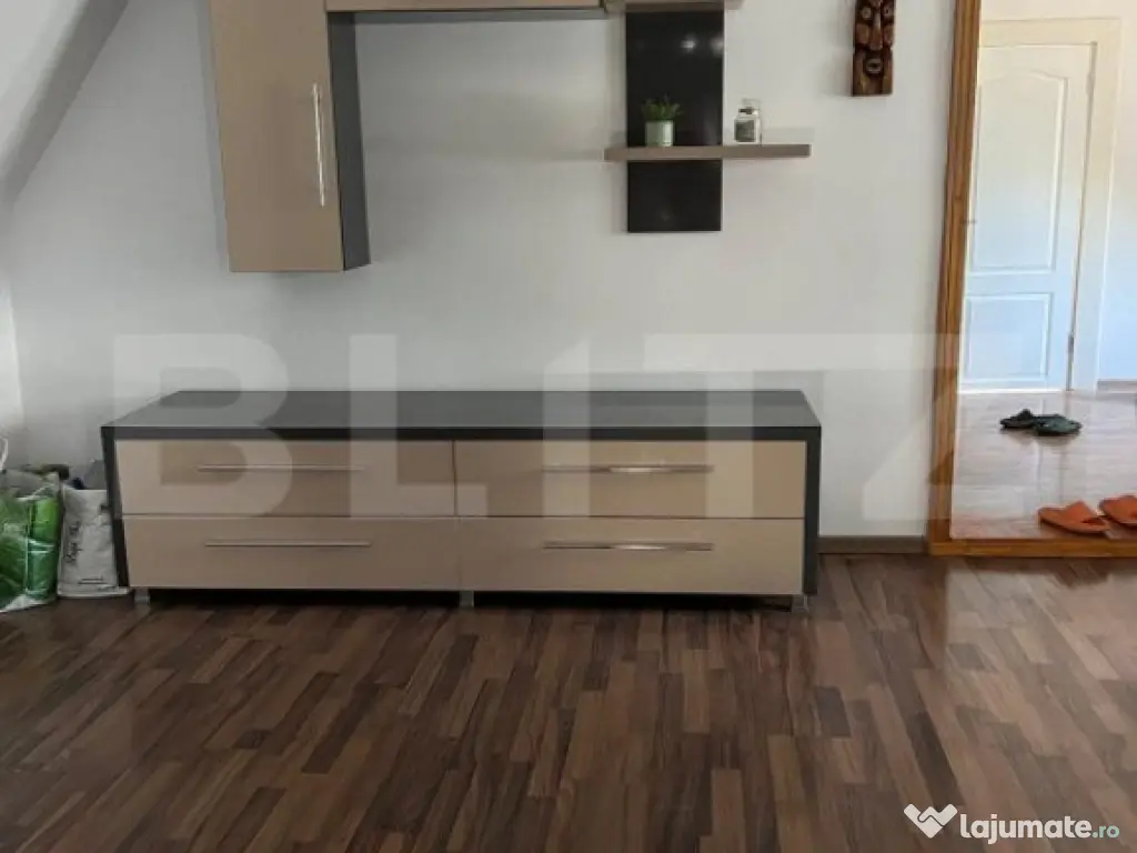 Imobil cu spatiu comercial si 4 apartamente, pe 417 mp teren