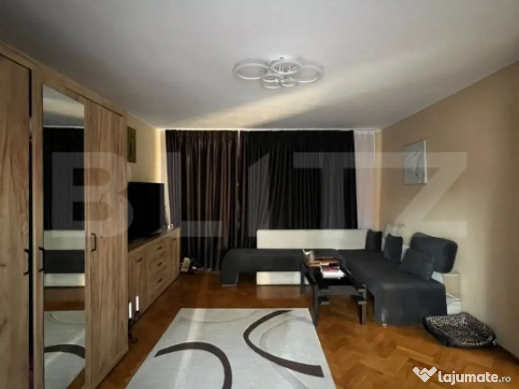 Imobil cu spatiu comercial si 4 apartamente, pe 417 mp teren