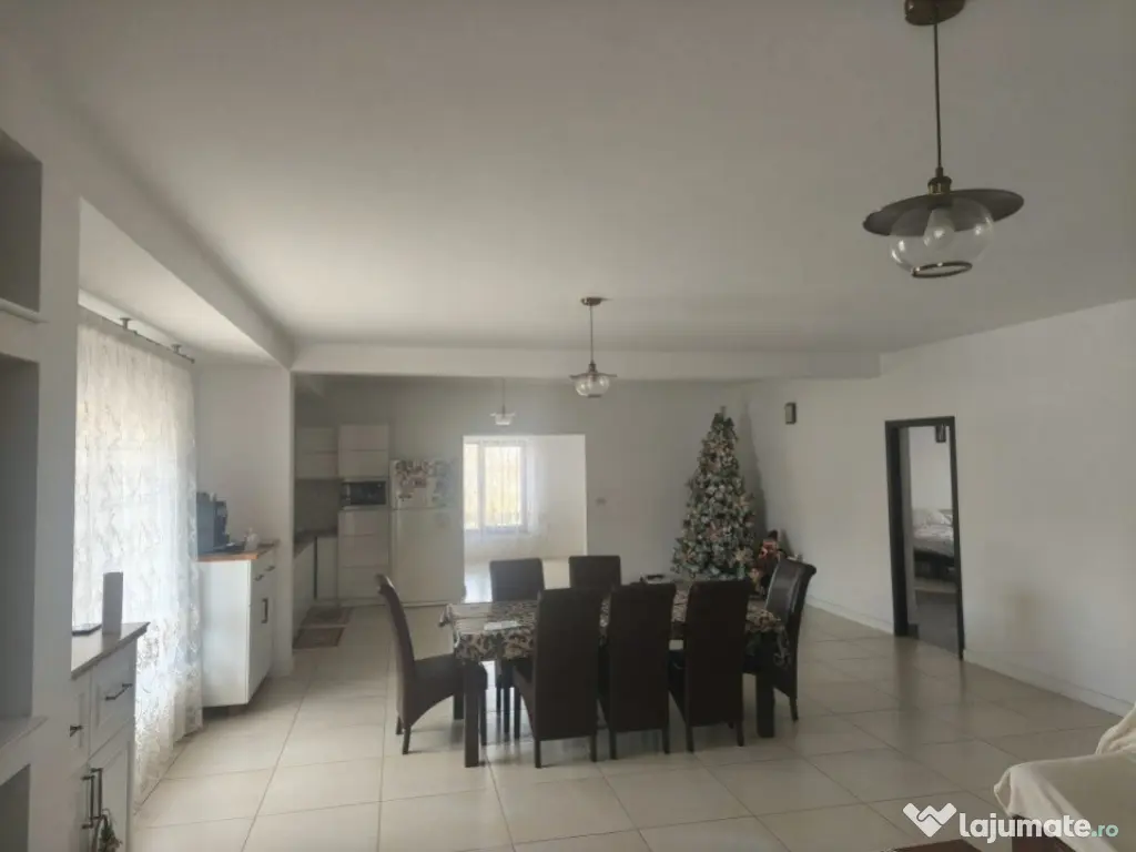 Afacere la cheie! 2 sali evenimente+ apartament 220mp, Siret