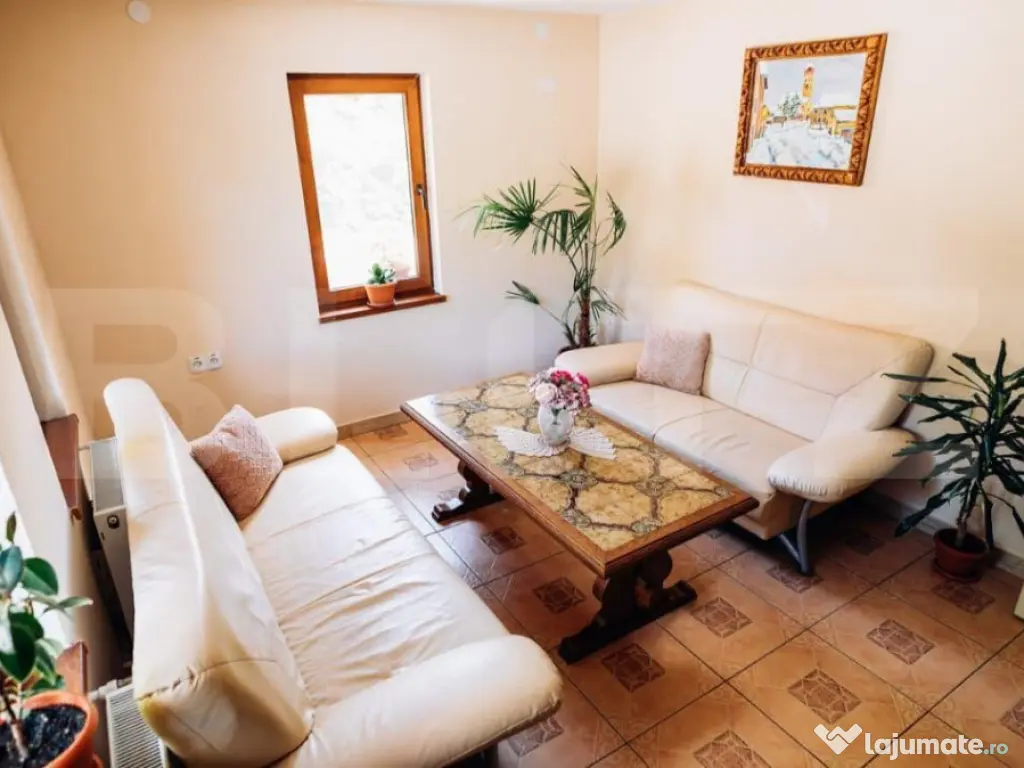 Pensiune cu 20 de canere, 700 mp, zona Praid