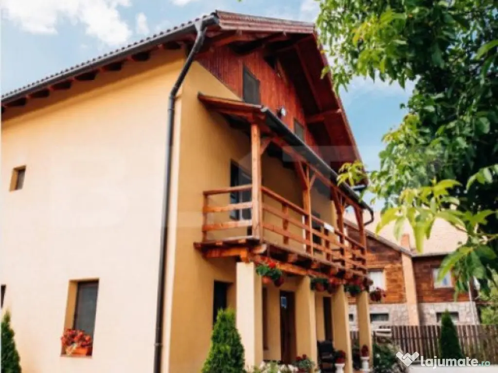 Pensiune cu 20 de canere, 700 mp, zona Praid