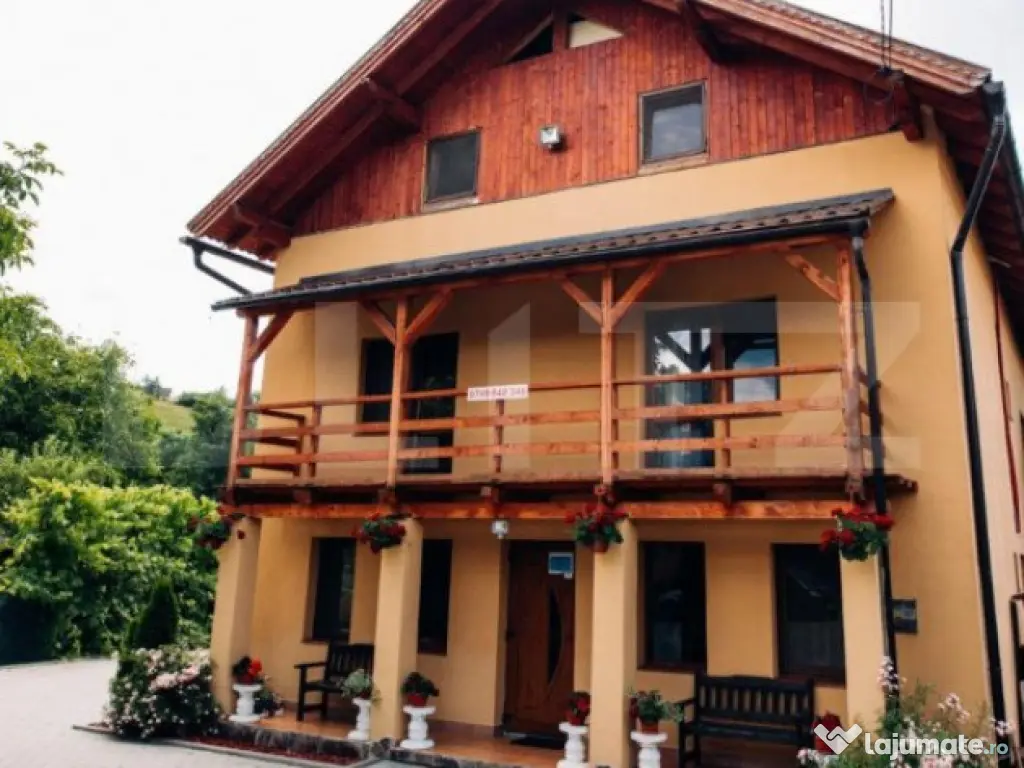 Pensiune cu 20 de canere, 700 mp, zona Praid