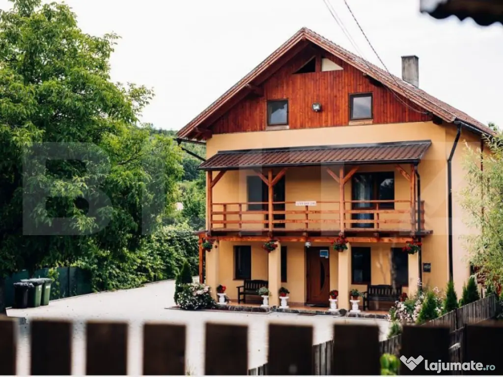 Pensiune cu 20 de canere, 700 mp, zona Praid