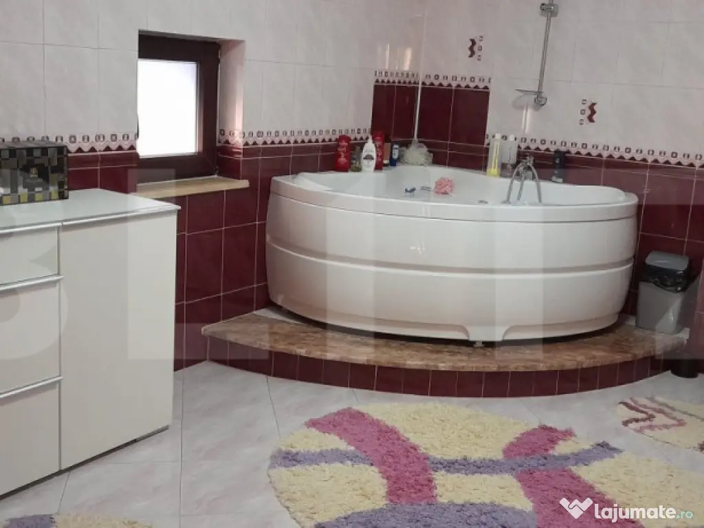 Casa cu 4 camere, 220 mp, zona Itcani