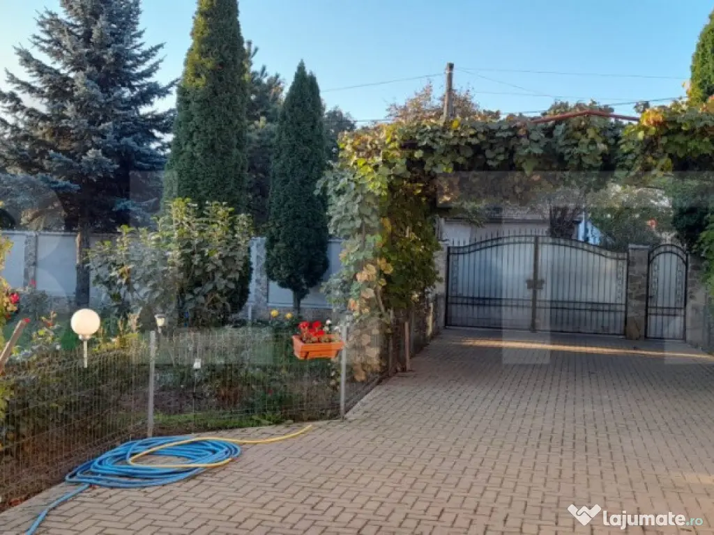 Casa cu 4 camere, 220 mp, zona Itcani