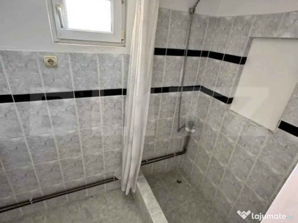 Casă tip P+E+M, 5 camere, 176 mp, semicentrală