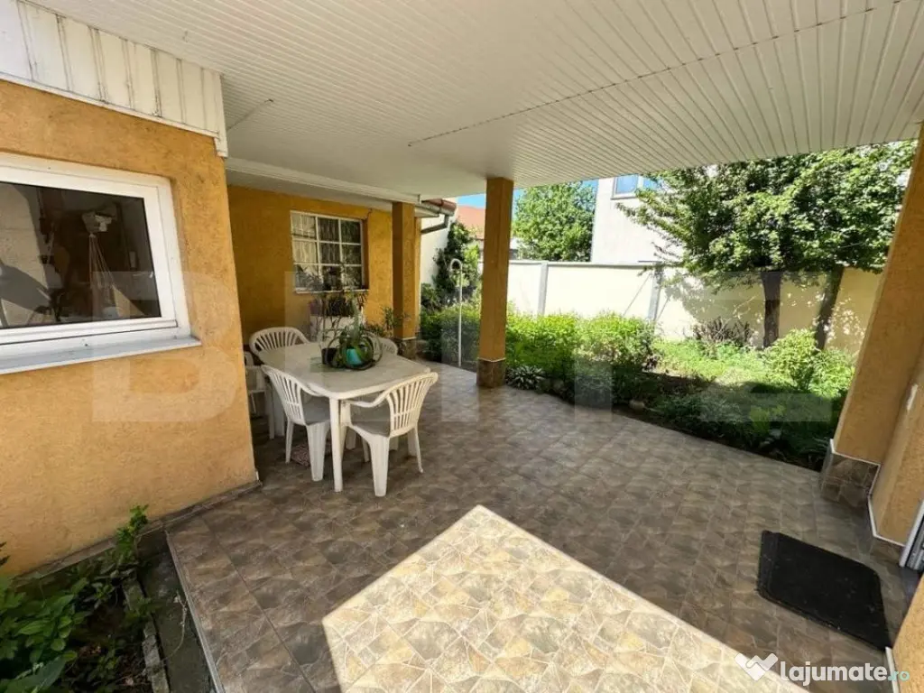 Casă tip P+E+M, 5 camere, 176 mp, semicentrală