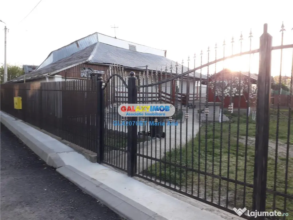 Teren intravilan 1000 mp.,cu casa batraneasca, toate utilita 