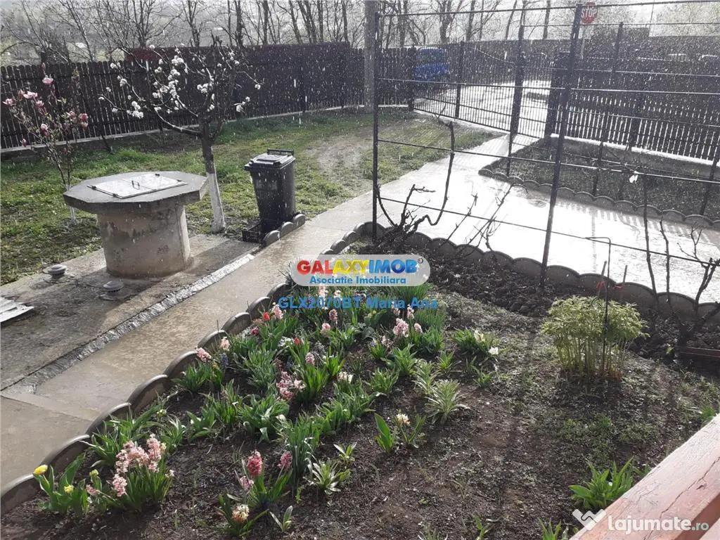 Teren intravilan 1000 mp.,cu casa batraneasca, toate utilita 