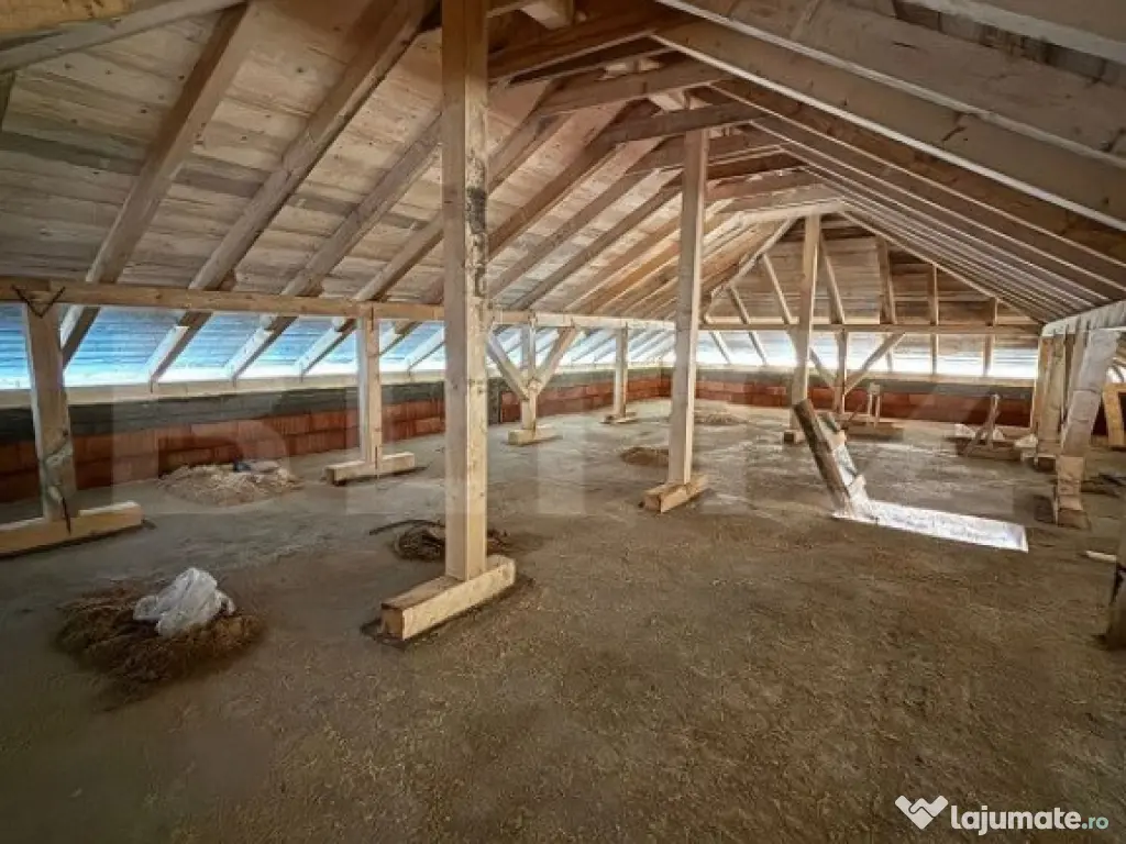 Casa pe un nivel 105 mp cu pod inalt mansardabil de 70mp, te 