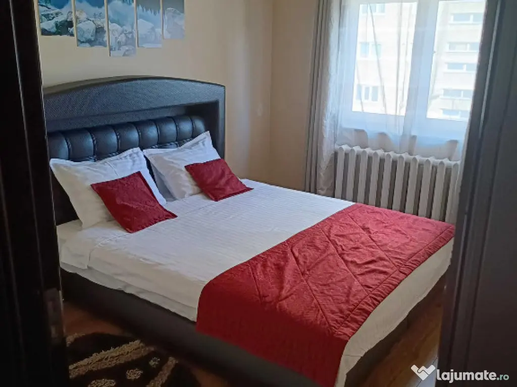 Apartament cu 3 camere, decomandat - zona Judetean