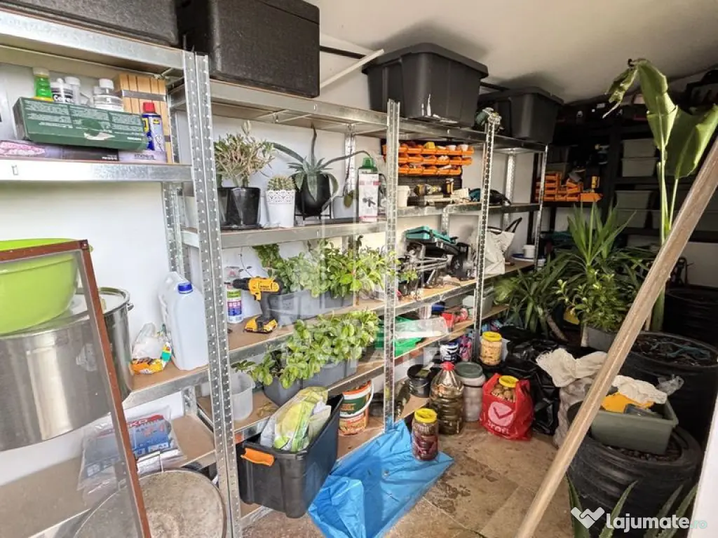 Casa deosebita cu 5 camere in Dinias 