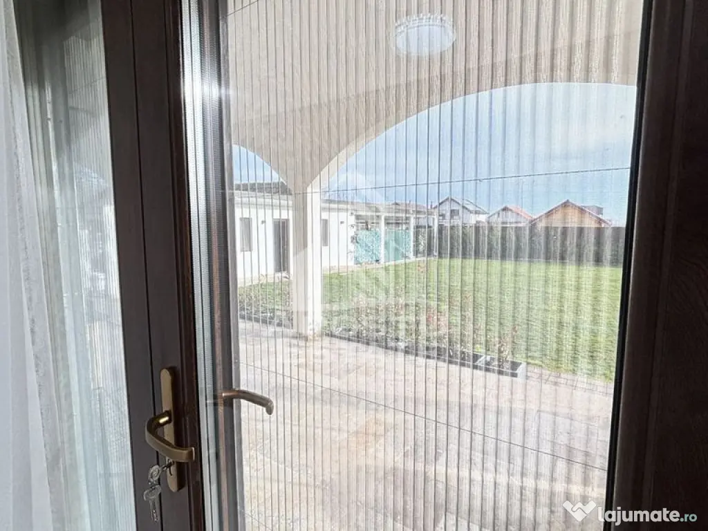 Casa deosebita cu 5 camere in Dinias 