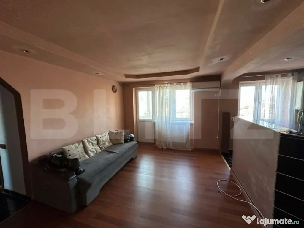 Apartament de vânzare, cu 2 camere, 48 mp, zona Zamfirescu