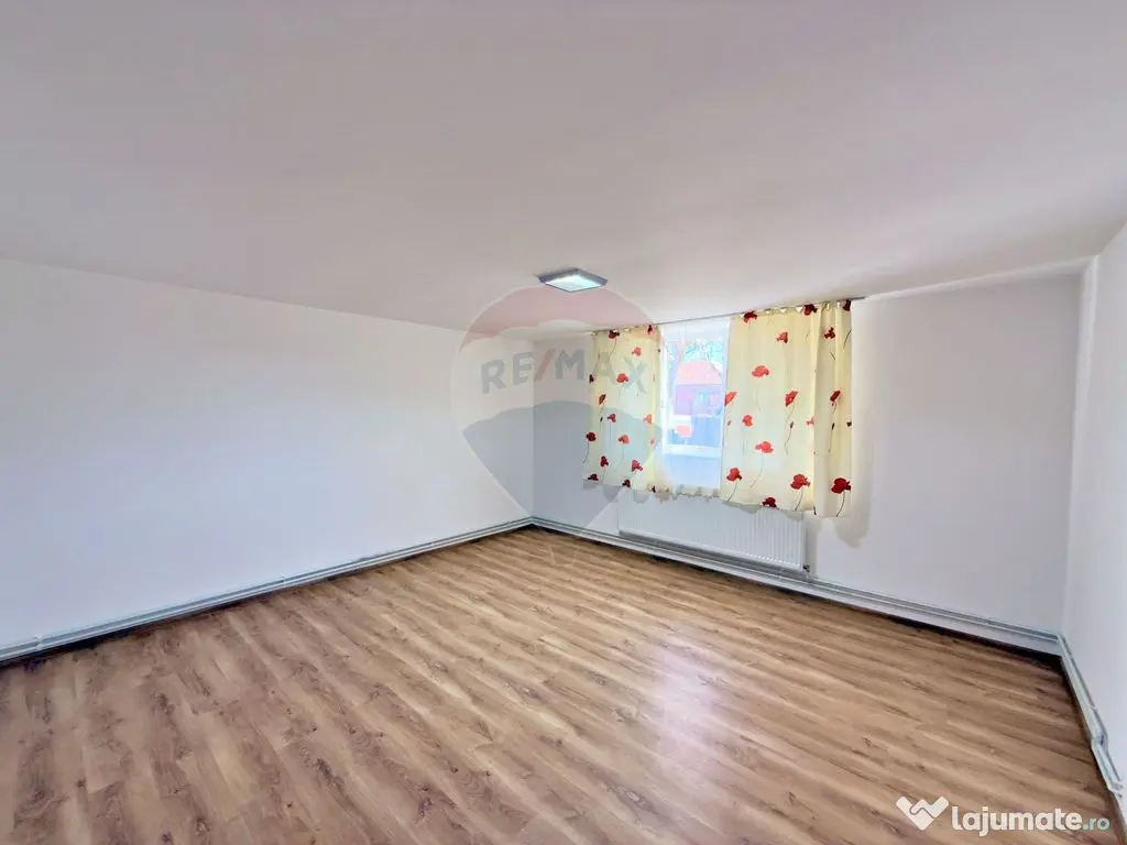 Casă / Vilă cu 7 camere de vânzare