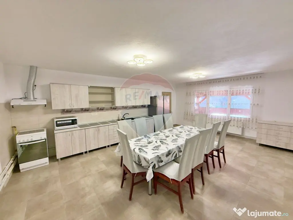 Casă / Vilă cu 7 camere de vânzare