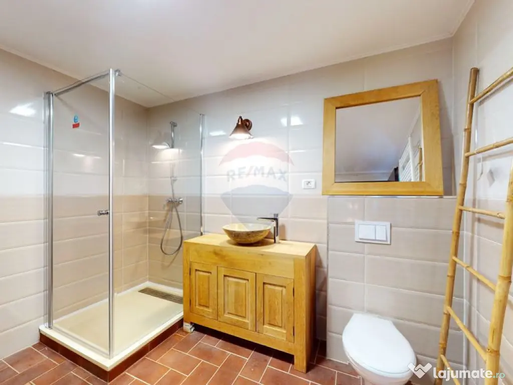 Două Case de vacanță | Pensiune | Bran-Sohodol | 1672 ... 