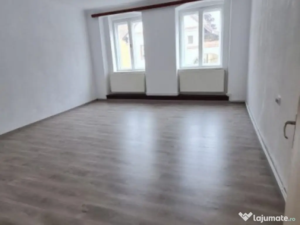 Apartament 3 camere situat in Orasul de Jos