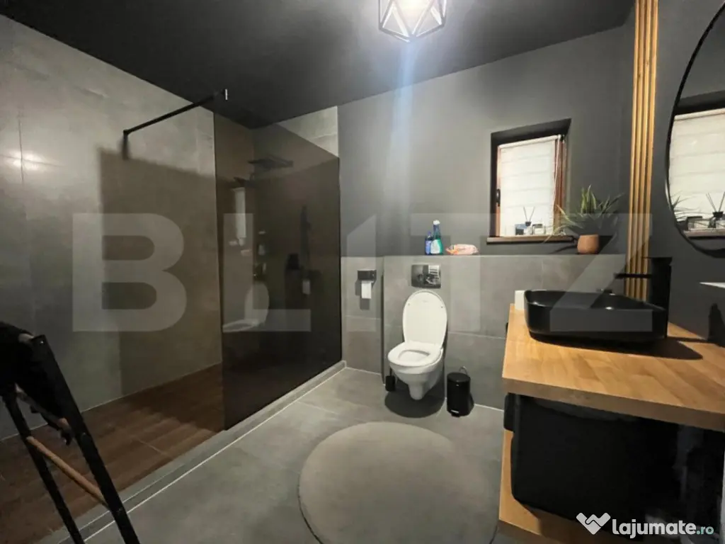 Casa deosebita, 300 mpu, teren 692 mp