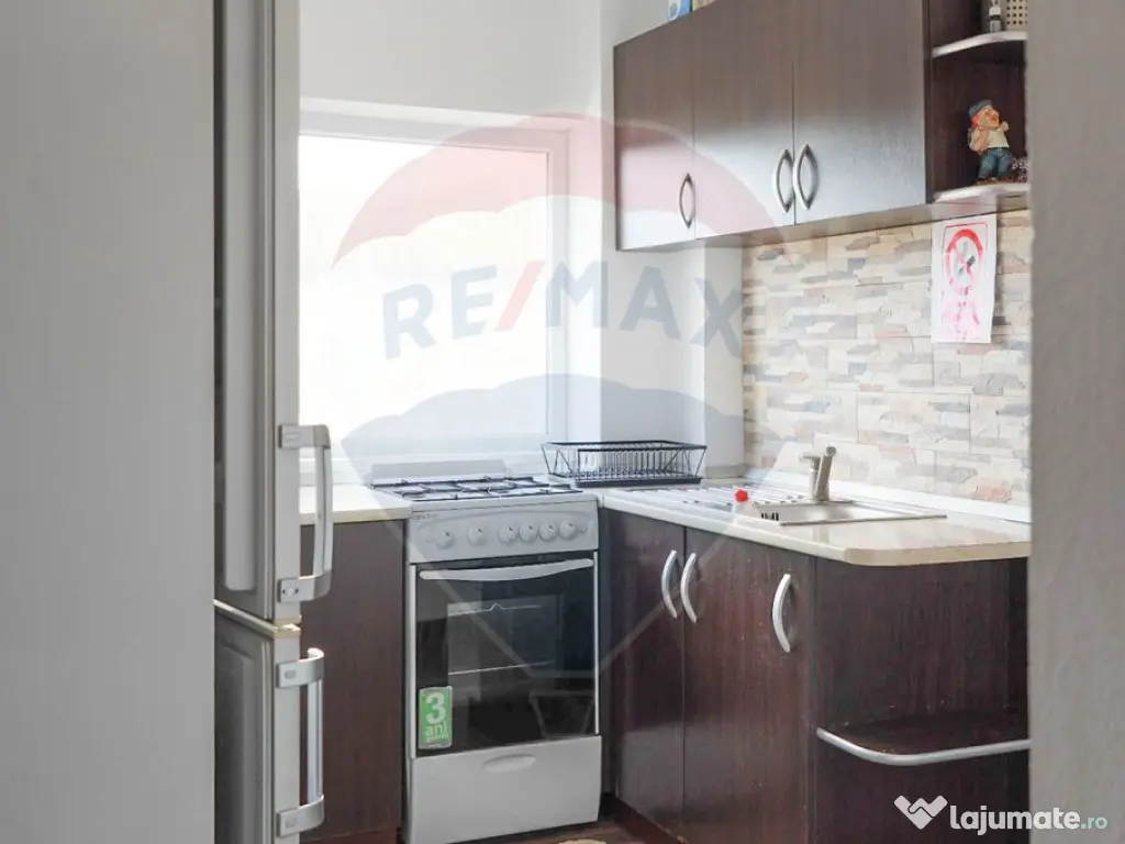 Casă de vânzare zona Bratca, 5 camere, 12 375 teren