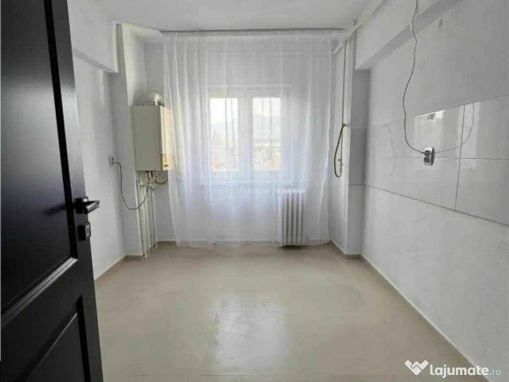 2 Camere Decebal Etaj 3 din 4 