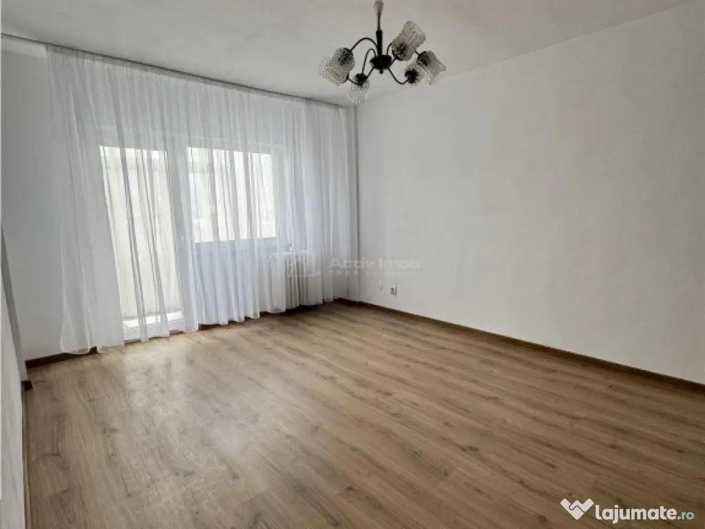 2 Camere Decebal Etaj 3 din 4 