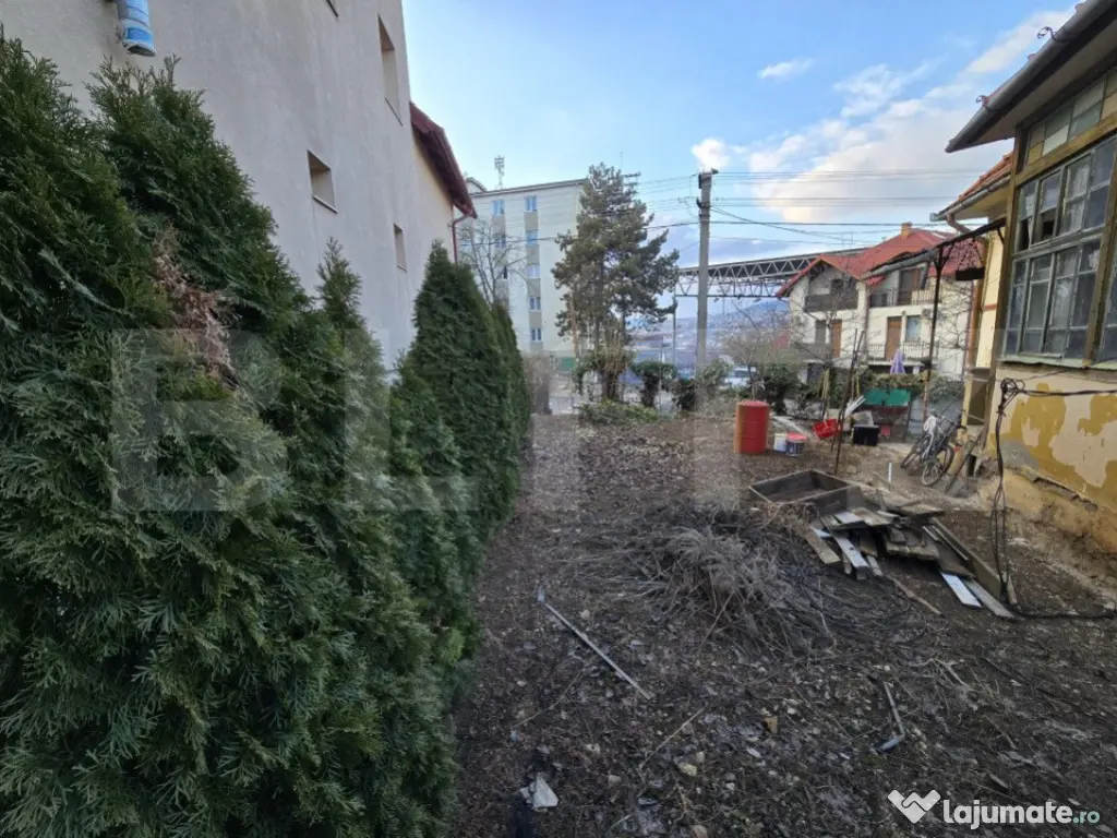 Casă demolabilă, teren 461 mp, Intersecția 7 străzi, zon