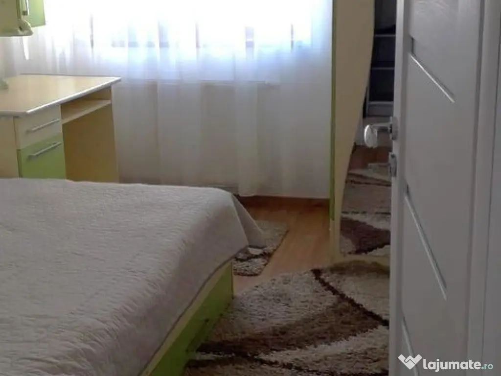 Apartament 3 camere Tractorul