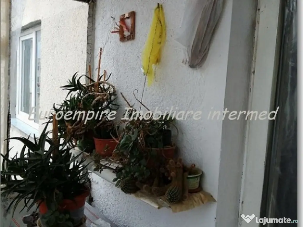 Apartament 2 camere decomandate zona Far