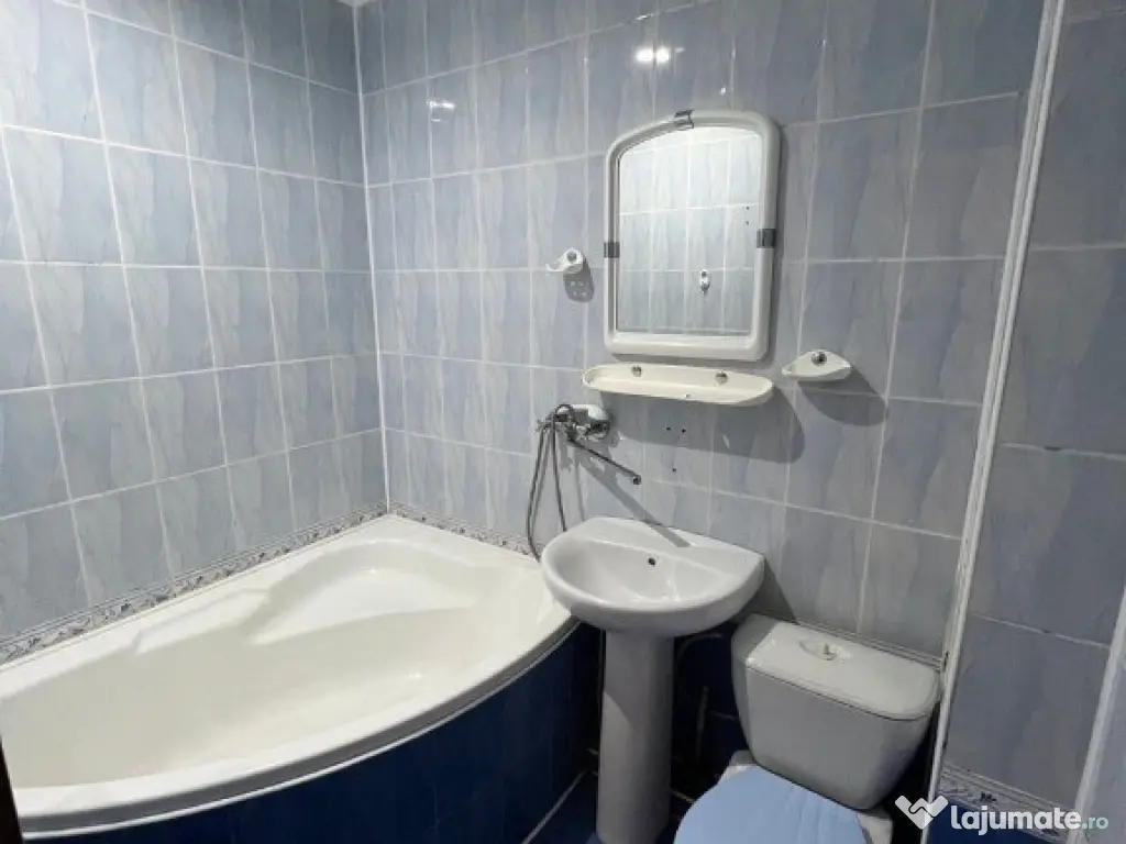 Garsoniera in zona Tractorul