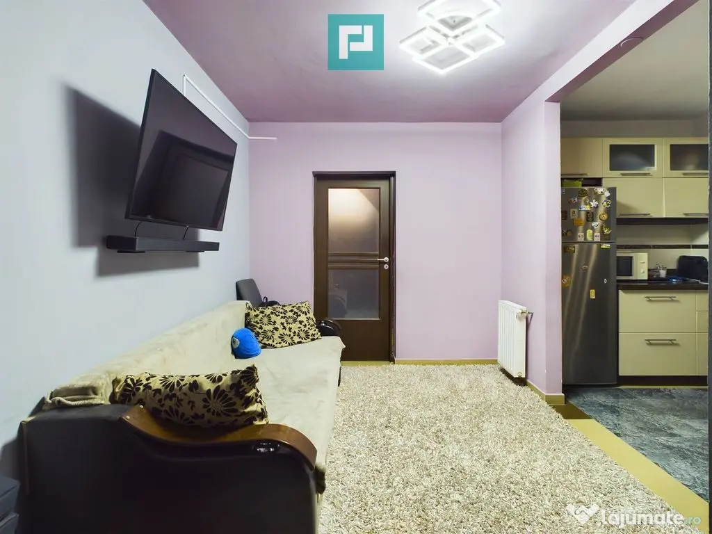 Apartament cu 2 camere decomandat zona Intim 