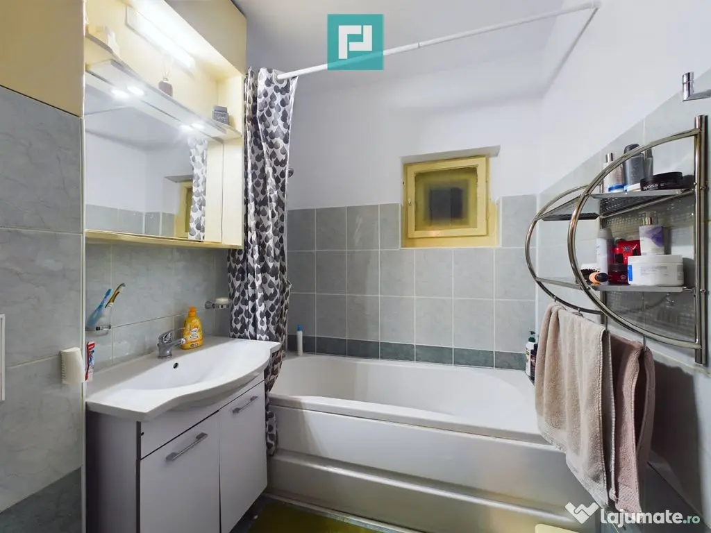 Apartament cu 2 camere decomandat zona Intim 