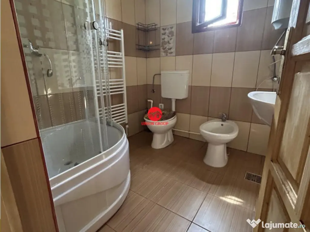 Casa la sol din BCA cu 3 camere, 4 bai, teren 555 mp, Eforie