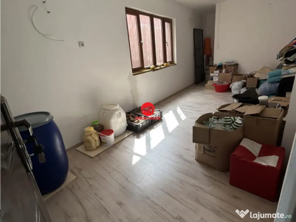 Casa la sol din BCA cu 3 camere, 4 bai, teren 555 mp, Eforie