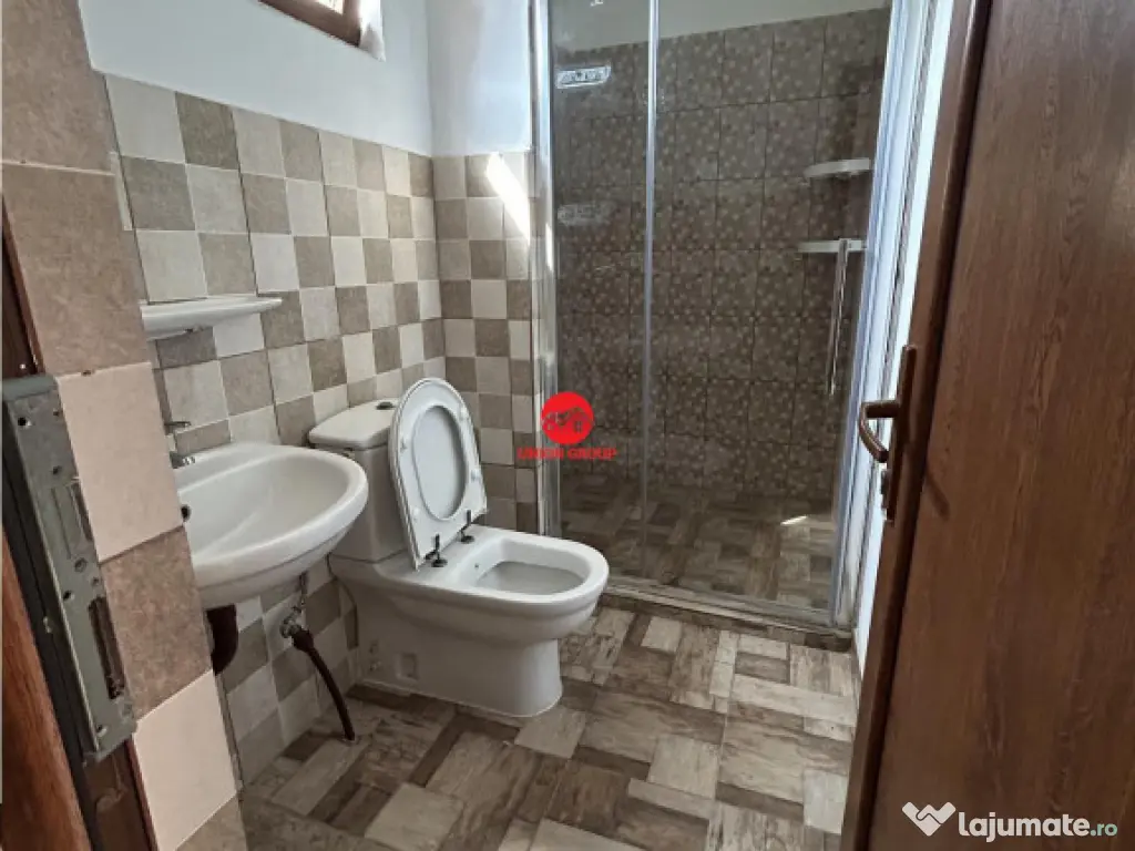 Casa la sol din BCA cu 3 camere, 4 bai, teren 555 mp, Eforie