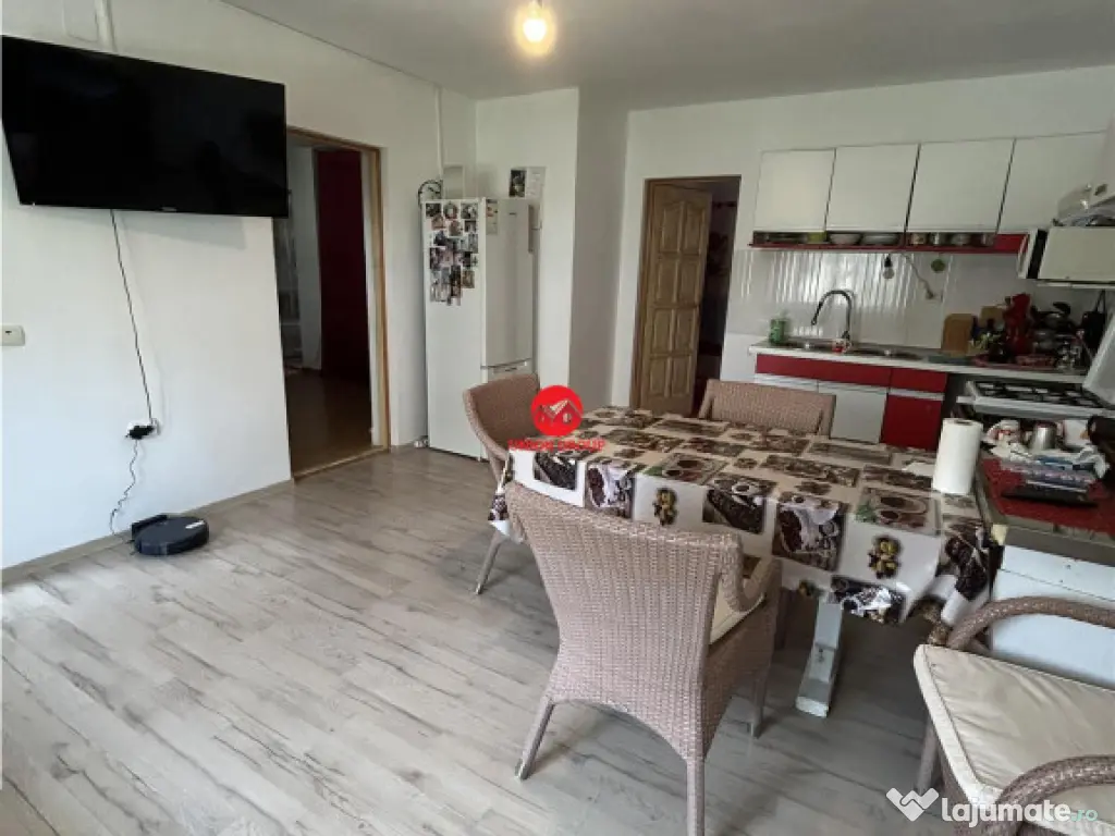 Casa la sol din BCA cu 3 camere, 4 bai, teren 555 mp, Eforie