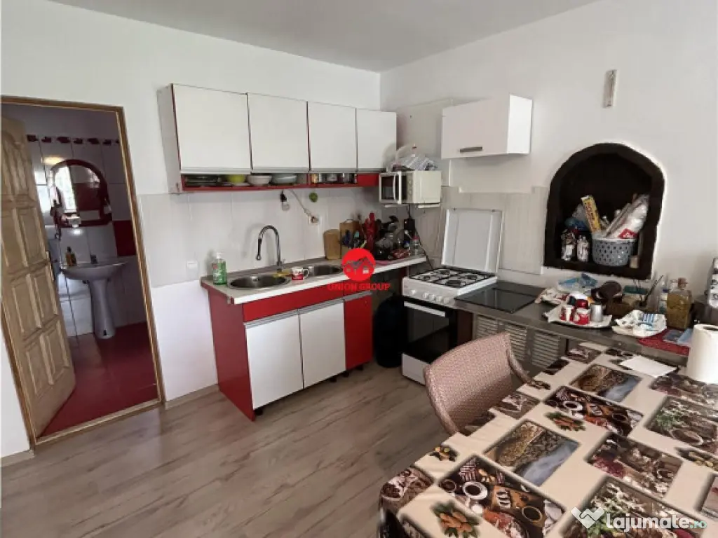 Casa la sol din BCA cu 3 camere, 4 bai, teren 555 mp, Eforie