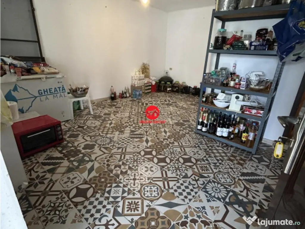 Casa la sol din BCA cu 3 camere, 4 bai, teren 555 mp, Eforie