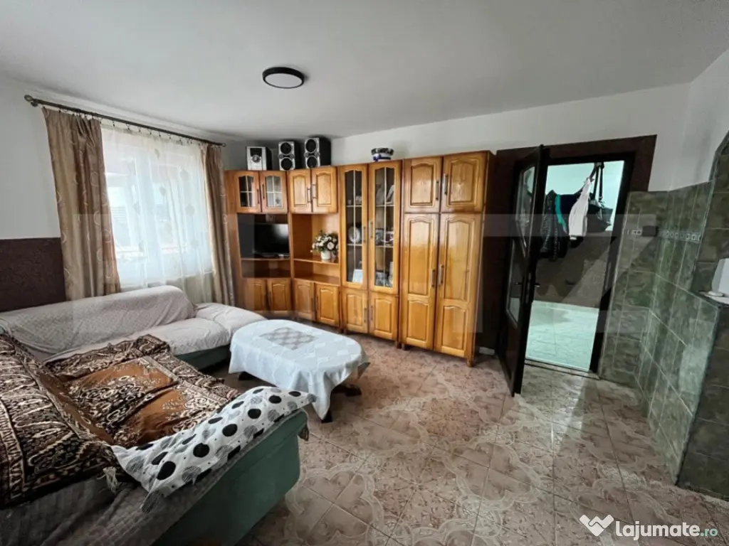 Casa cu 14 ari teren, finisata si mobilata, zona Cepari