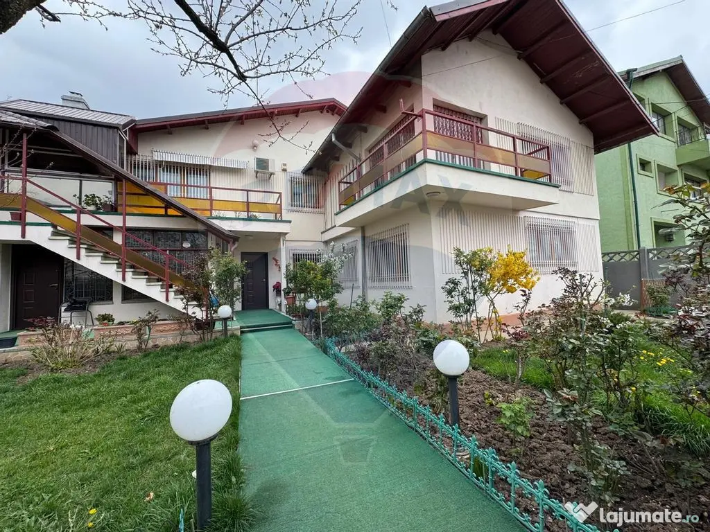 Casă / Vilă cu 8 camere de vânzare în zona Industriil... 