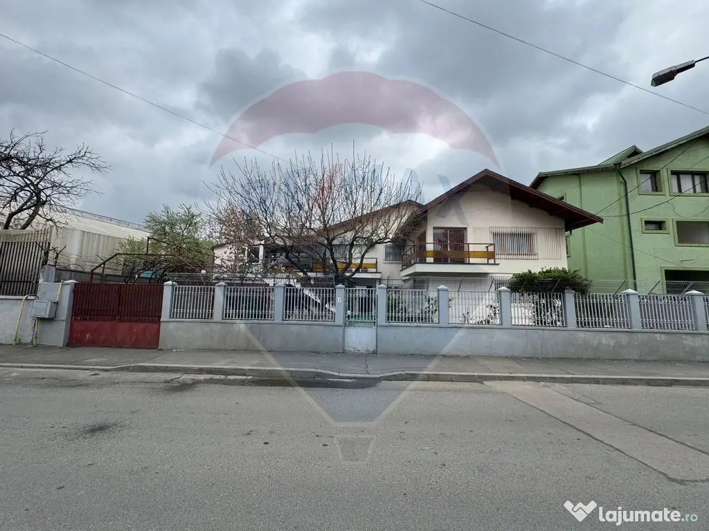 Casă / Vilă cu 8 camere de vânzare în zona Industriil... 