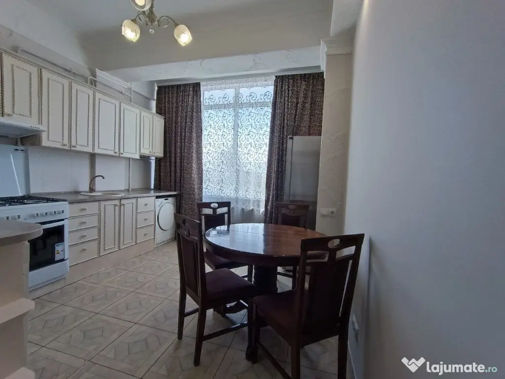 Se inchiriaza apartament in zona Coresi 