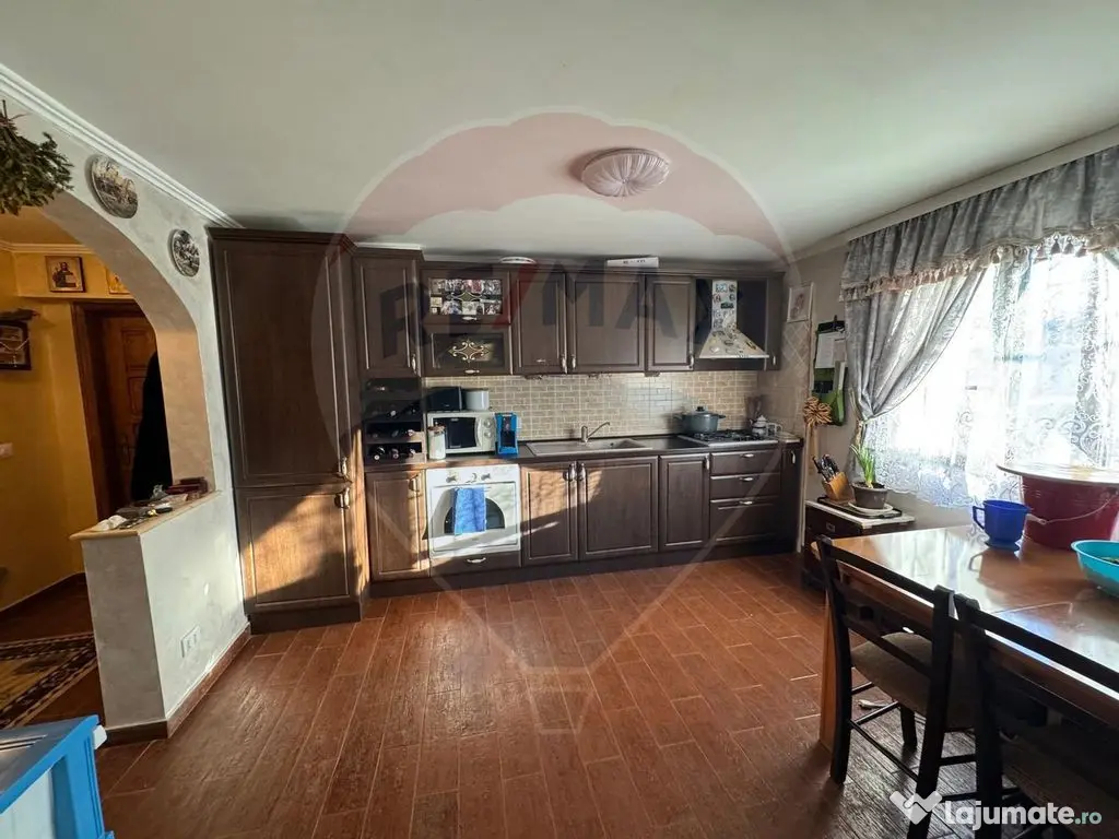 Apartament cu 3 camere in Dumitresti